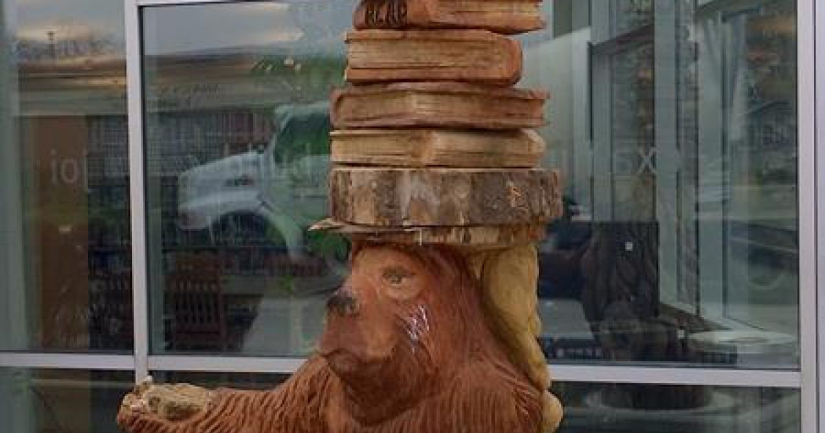 Doors Open Ontario Hamilton Road Tree Carving Tour