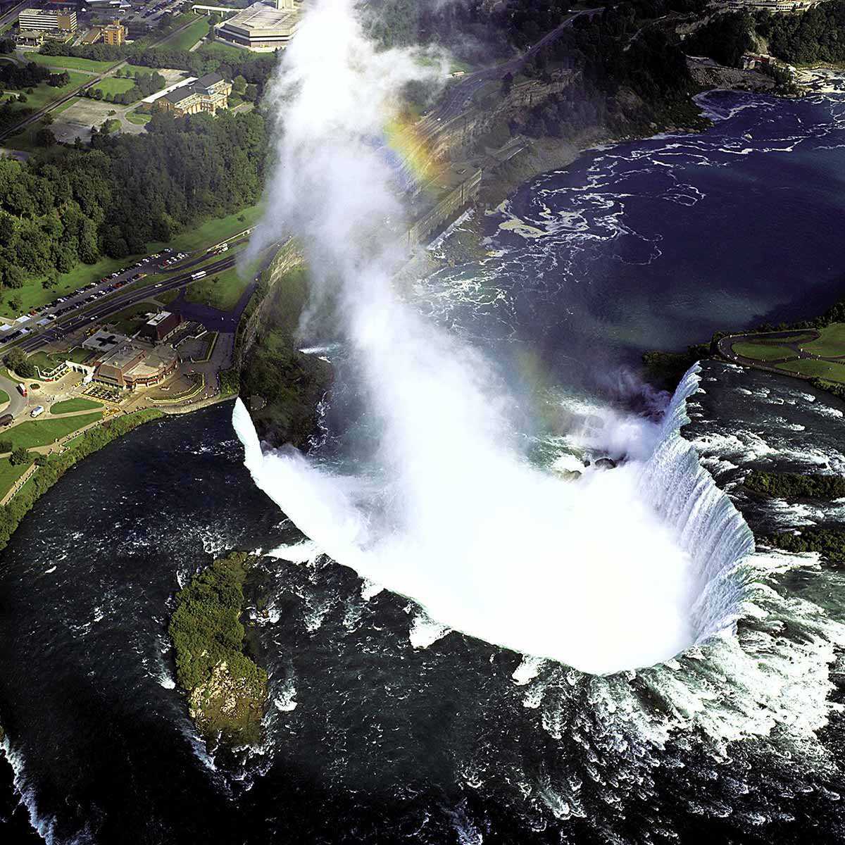 Niagara Falls (Photo: Destination Ontario)