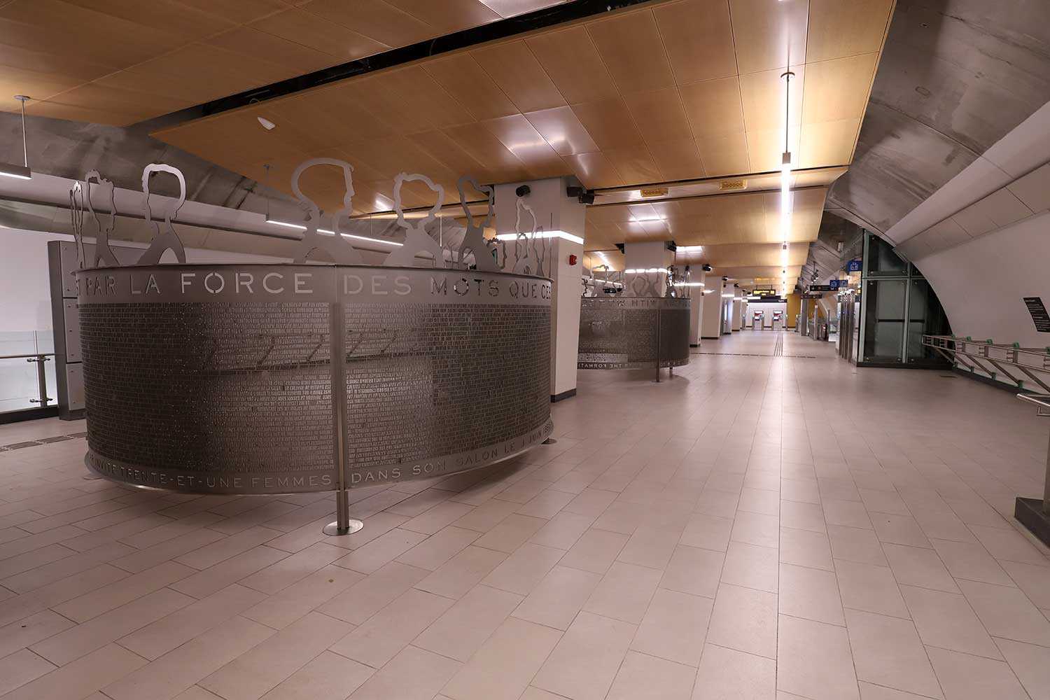 Station Lyon, installation artistique dans la salle des pas perdus (Photo : Ville d’Ottawa)