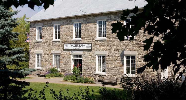 Extérieur de la façade avant du moulin de Watson (Photo : Studio Couvrette/Ottawa, 2008)