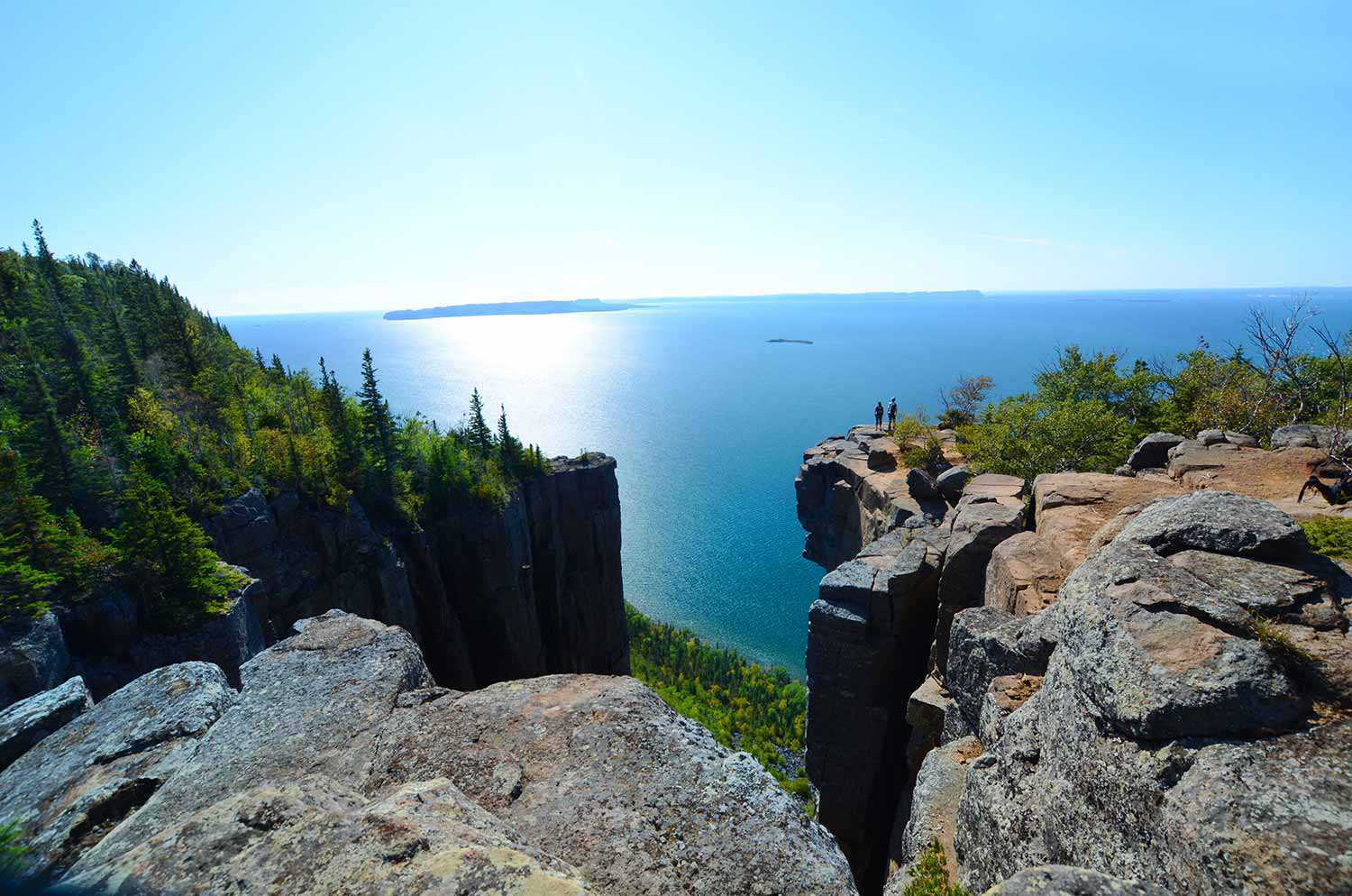Vues spectaculaires sur le lac Supérieur de parc provincial Sleeping Giant (Photo : Destination Ontario)